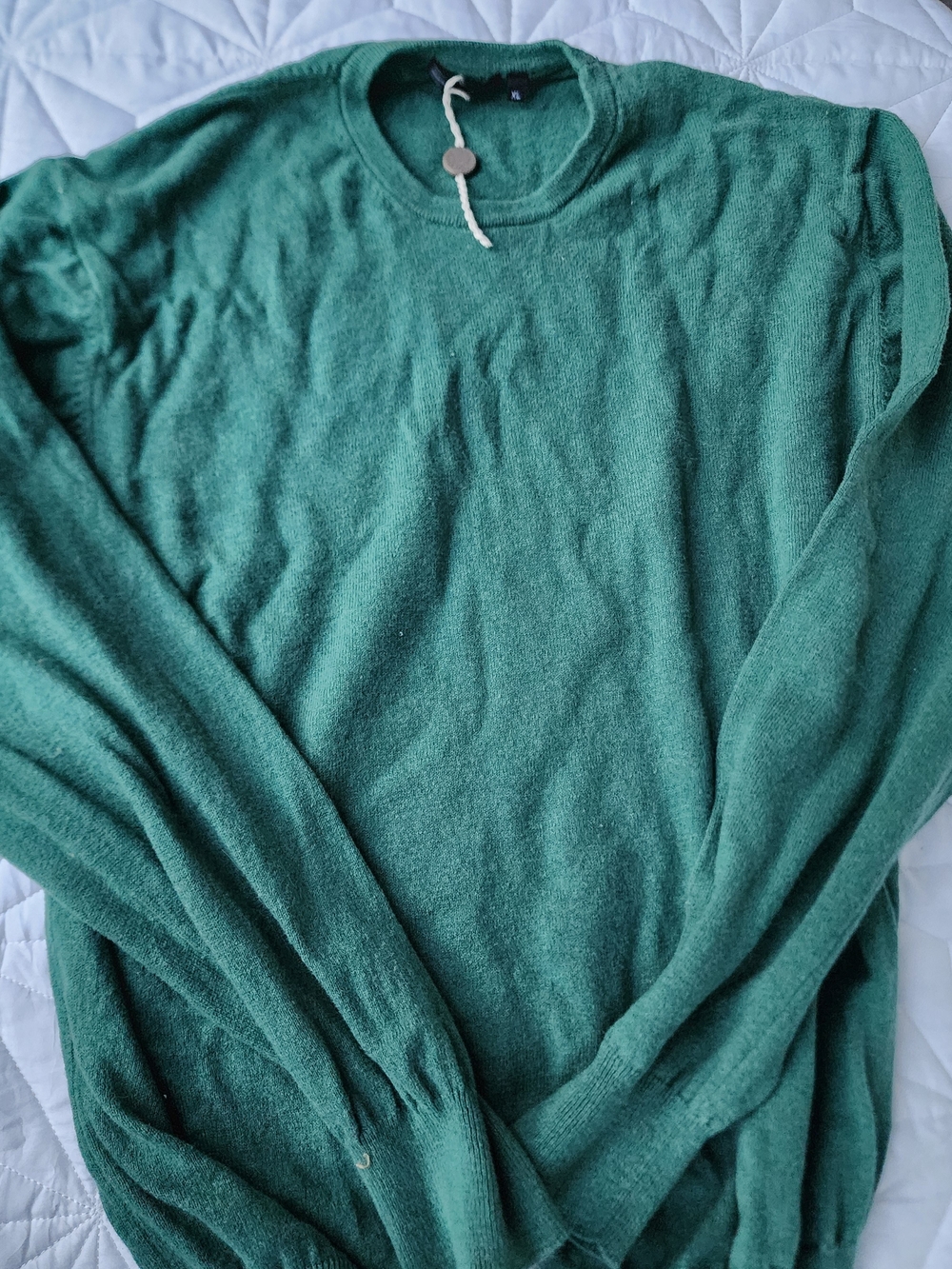 Men's Cashmere Blend Crewneck Sweater in Deep Green Lightweight Everyday Knit